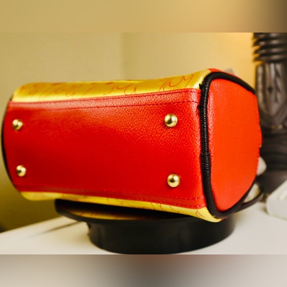 HOSTPICK”Von Dutch NIB City Of Angels Red Yellow Small Bowling Crossbody Handbag - Picture 7 of 12